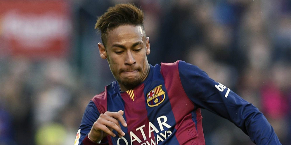 Sambut City, Neymar Usung Sikap Militer Sambut City, Neymar Usung Sikap Militer