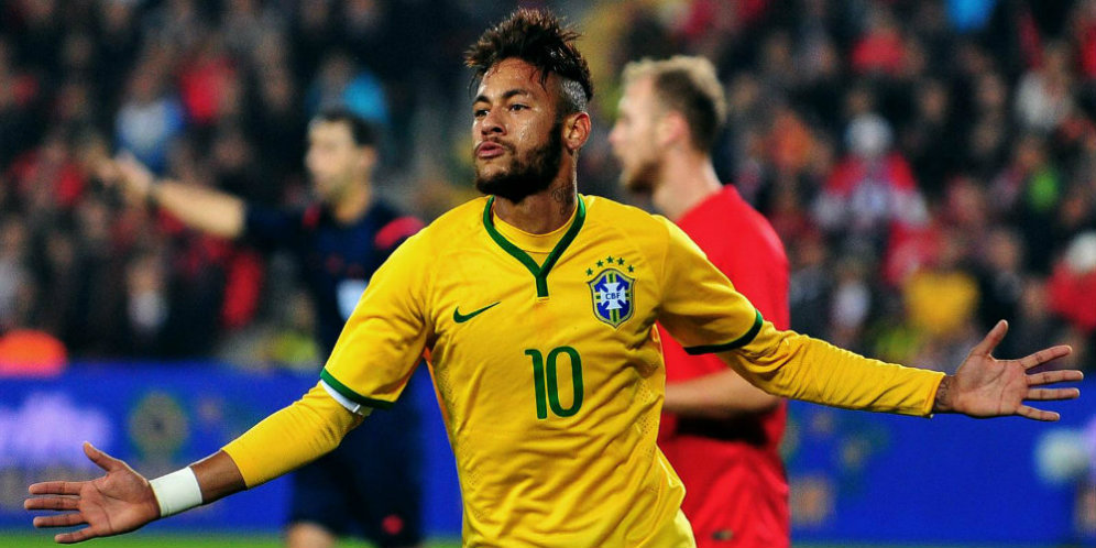 Neymar: Danilo Hebat, Tapi Tak Harus ke Barca Neymar: Danilo Hebat, Tapi Tak Harus ke Barca