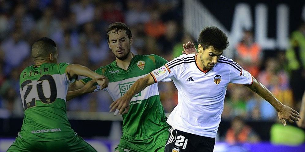 Chelsea Tawar Gelandang Pilar Valencia