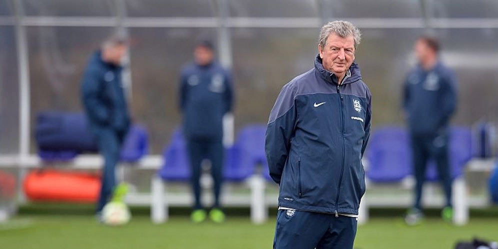 Hodgson: Masalah Conte Dialami Semua Pelatih Hodgson: Masalah Conte Dialami Semua Pelatih