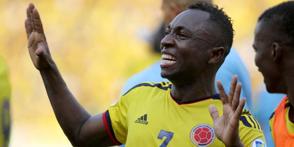 Lihat Fans Seksi Kolombia, Armero Jadi Bangkit Lihat Fans Seksi Kolombia, Armero Jadi Bangkit