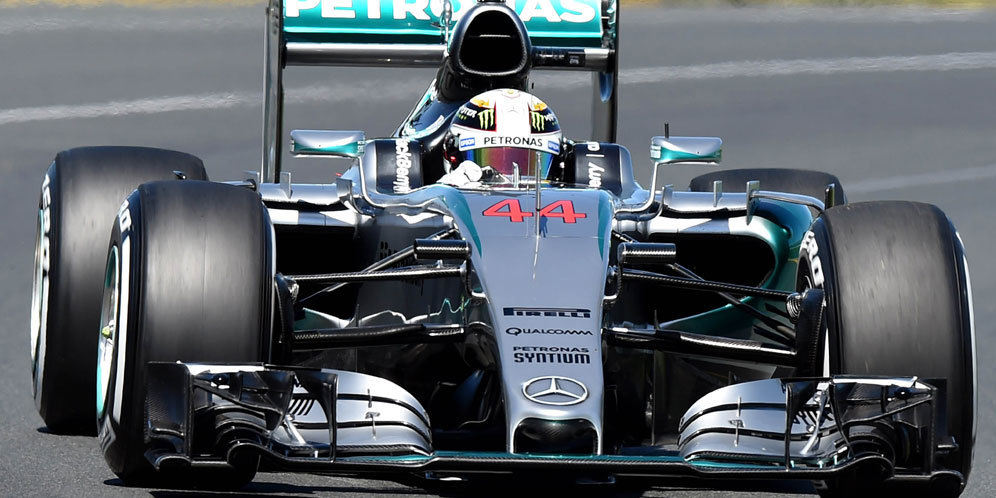 Hamilton Akui Tak Paham Jalan Pikiran Alonso Hamilton Akui Tak Paham Jalan Pikiran Alonso