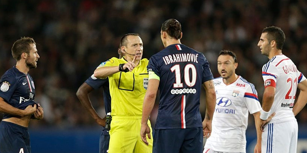 Wasit Paling 'Sadis' di Ligue 1 Musim Ini Wasit Paling 'Sadis' di Ligue 1 Musim Ini