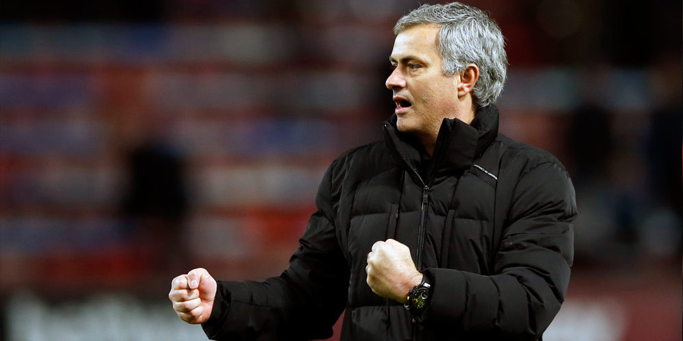 Mourinho Hormati Keputusan Liverpool yang Tak Jual Sterling Mourinho Hormati Keputusan Liverpool yang Tak Jual Sterling