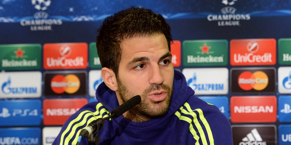 Fabregas Pamerkan Wajah Lebam Usai Bentrok Adam 