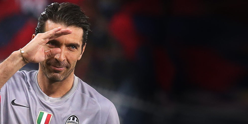 Buffon Menyesal Belum Pernah Cicipi Premier League