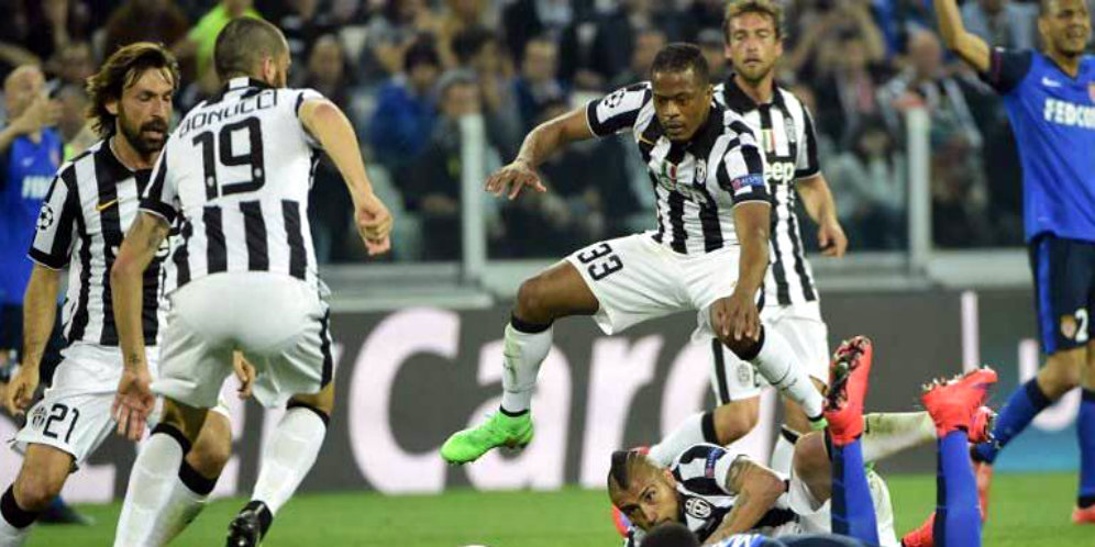 Evra Bangga Lihat Monaco Habisi Arsenal Evra Bangga Lihat Monaco Habisi Arsenal