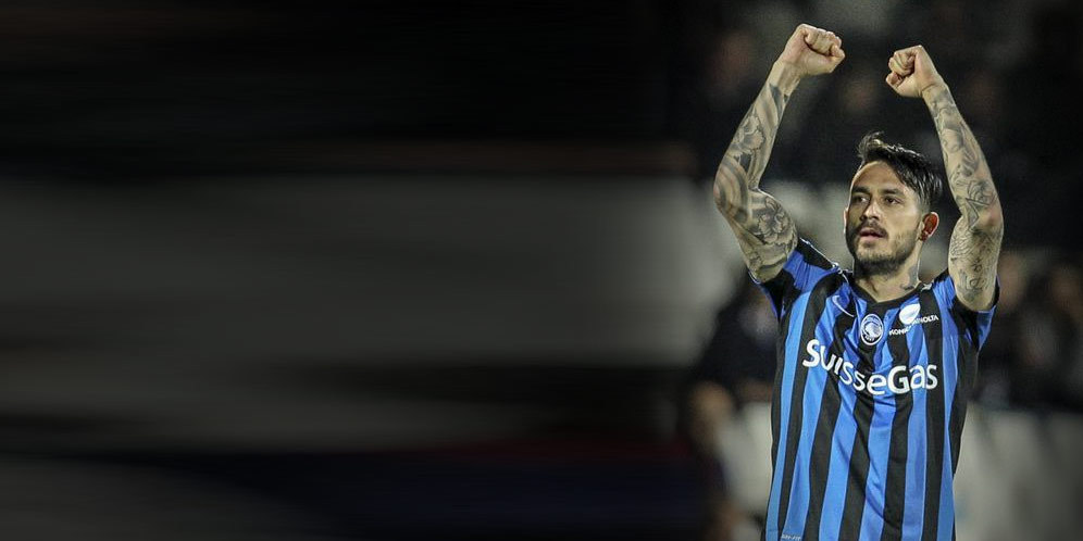 Gol Overhead 'Gila' Mauricio Pinilla Gol Overhead 'Gila' Mauricio Pinilla
