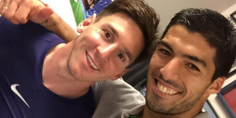 Menang Besar, Messi Dan Suarez Lakukan Selfie Menang Besar, Messi Dan Suarez Lakukan Selfie