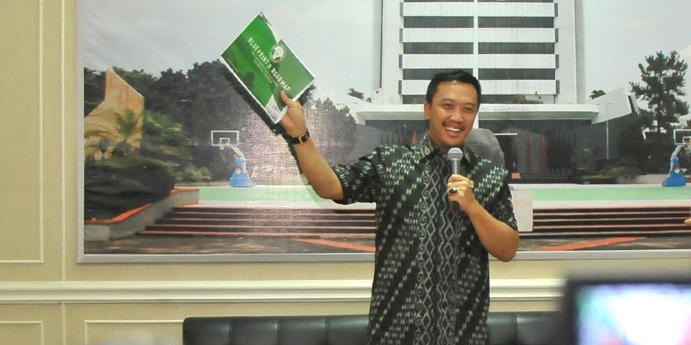 Menpora Minta Persebaya & Arema Diselesaikan Secara Damai Menpora Minta Persebaya & Arema Diselesaikan Secara Damai