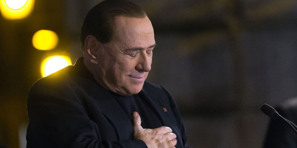 Berlusconi Tak Jadi Jual Milan? Berlusconi Tak Jadi Jual Milan?