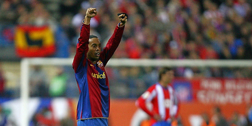 Kilas Balik Atletico vs Barcelona: Golazo Ronaldinho Kilas Balik Atletico vs Barcelona: Golazo Ronaldinho
