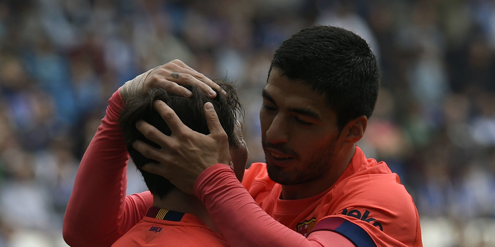 Suarez Bantu Messi Asuh Sang Anak Suarez Bantu Messi Asuh Sang Anak
