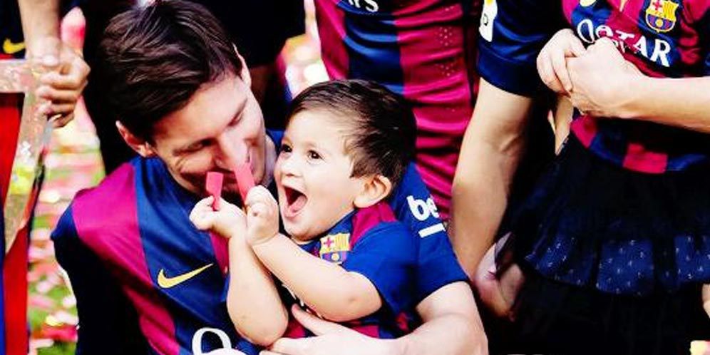 Imutnya Messi dan Thiago di Laga Terakhir Xavi Imutnya Messi dan Thiago di Laga Terakhir Xavi