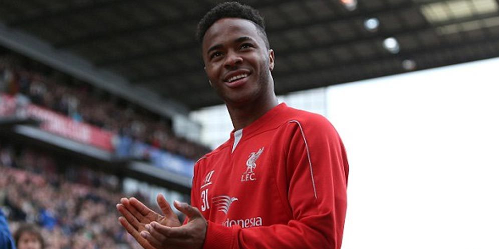 Diejek Fans Liverpool, Sterling Tertawa Sembari Bertepuk Tangan Diejek Fans Liverpool, Sterling Tertawa Sembari Bertepuk Tangan