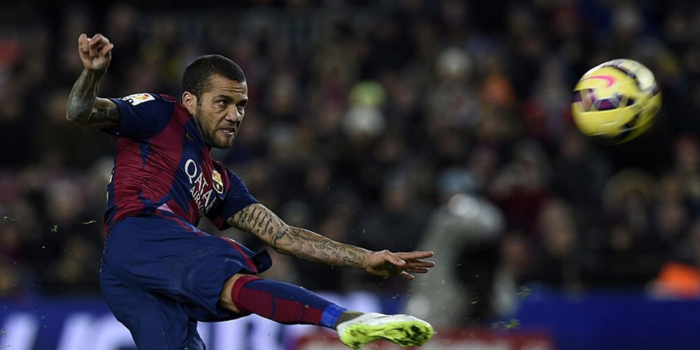 Alves: Saya Tak Mau Messi & Enrique Ikut Campur Alves: Saya Tak Mau Messi & Enrique Ikut Campur