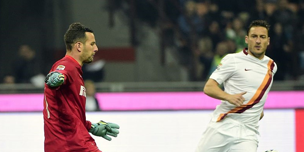 Valencia Panaskan Perburuan Handanovic Valencia Panaskan Perburuan Handanovic