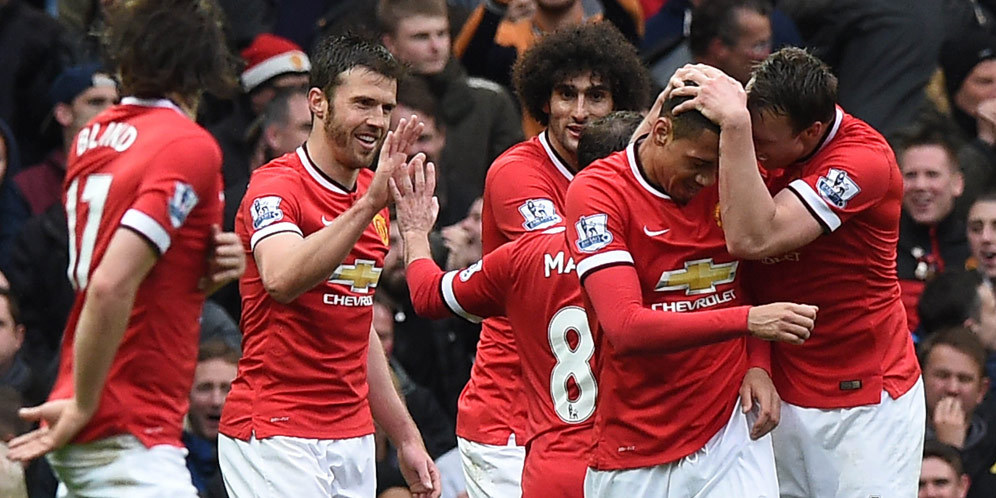 Neville: MU Butuh 100 Juta Pound Lagi Untuk Tantang Chelsea Neville: MU Butuh 100 Juta Pound Lagi Untuk Tantang Chelsea
