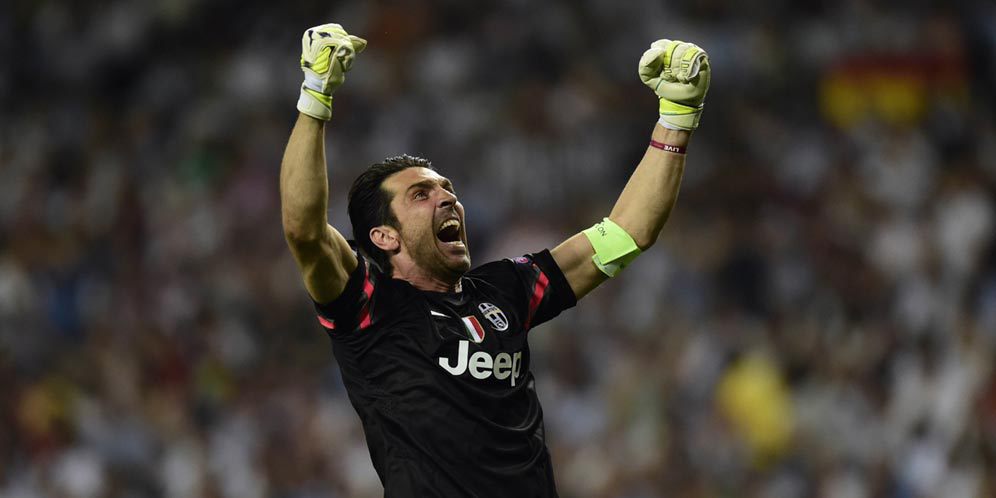 Setelah Vialli, Kini Giliran Buffon Angkat Trofi UCL Setelah Vialli, Kini Giliran Buffon Angkat Trofi UCL