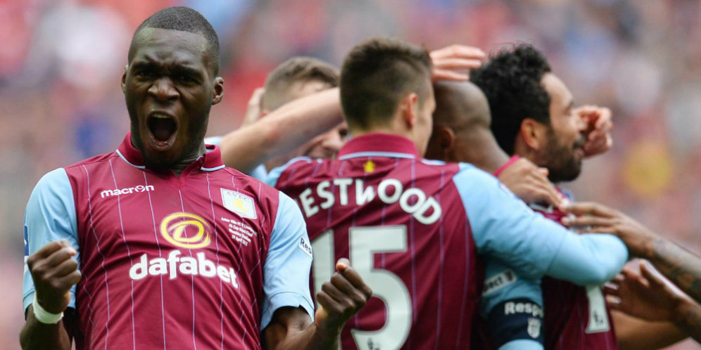 Hazard Bahagia Jika Melihat Benteke di Chelsea Hazard Bahagia Jika Melihat Benteke di Chelsea