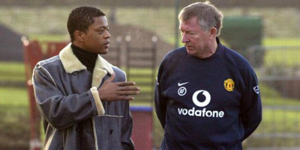 Tinggalkan MU, Evra Akui Telah Buat Keputusan Salah Tinggalkan MU, Evra Akui Telah Buat Keputusan Salah