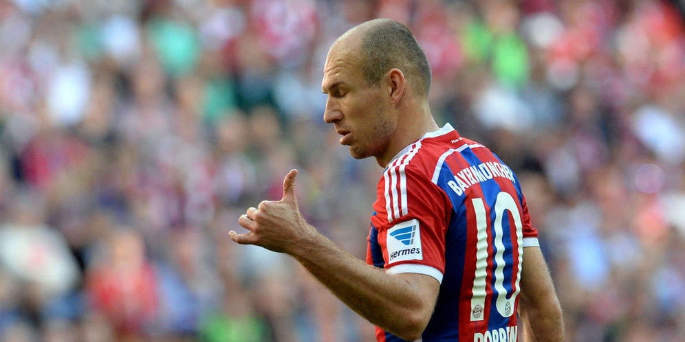 Bayern Dikritik Karena Cuma Raih Satu Trofi, Robben Hanya Tertawa Bayern Dikritik Karena Cuma Raih Satu Trofi, Robben Hanya Tertawa