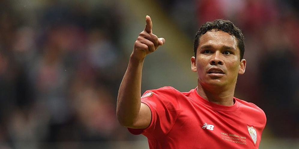 Dorong Neymar, Carlos Bacca Dimarahi Sang Ibunda