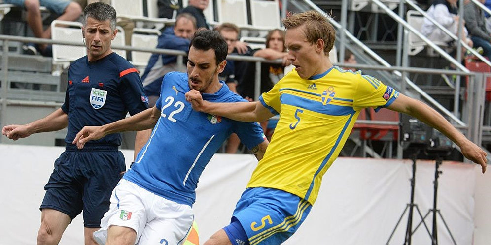 Liverpool Tawar Bek Kanan U-21 Italia Liverpool Tawar Bek Kanan U-21 Italia