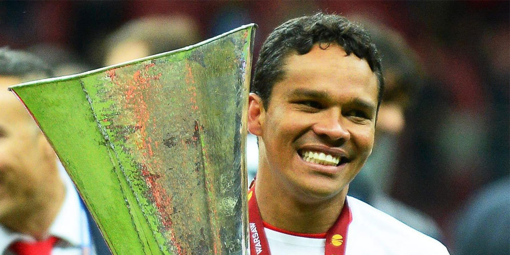 Bacca Pilih Milan, Sevilla Pasrah Bacca Pilih Milan, Sevilla Pasrah