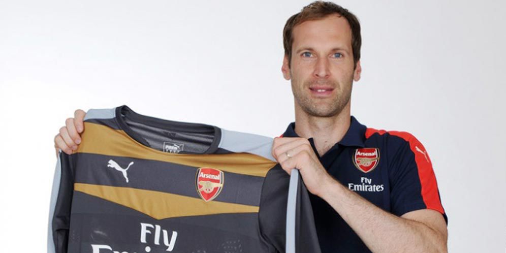 Hoddle: Cech Adalah Kiper Kelas Dunia Hoddle: Cech Adalah Kiper Kelas Dunia