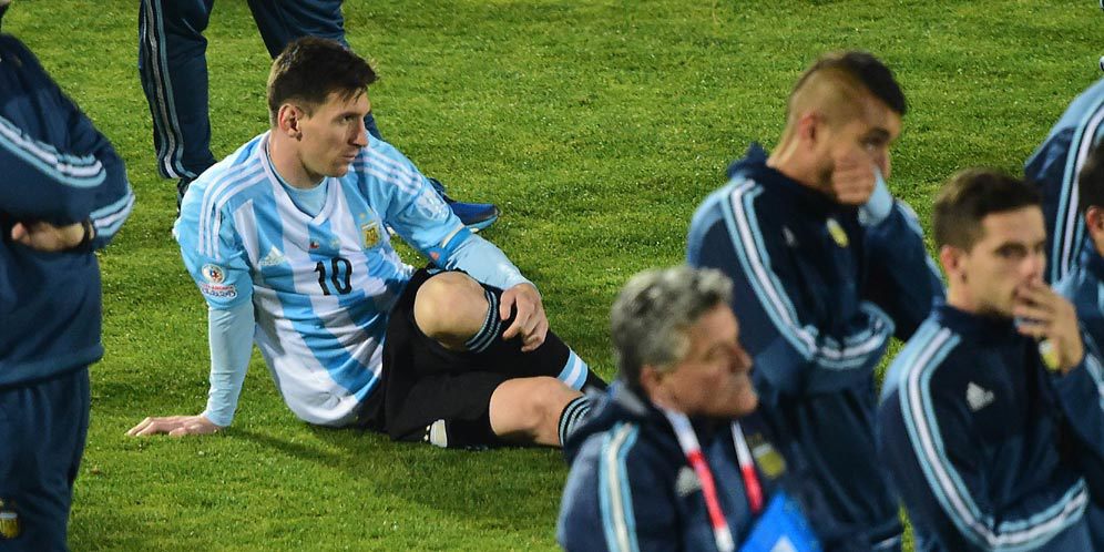 Iba, Dua Bocah Chile Hibur Messi Iba, Dua Bocah Chile Hibur Messi