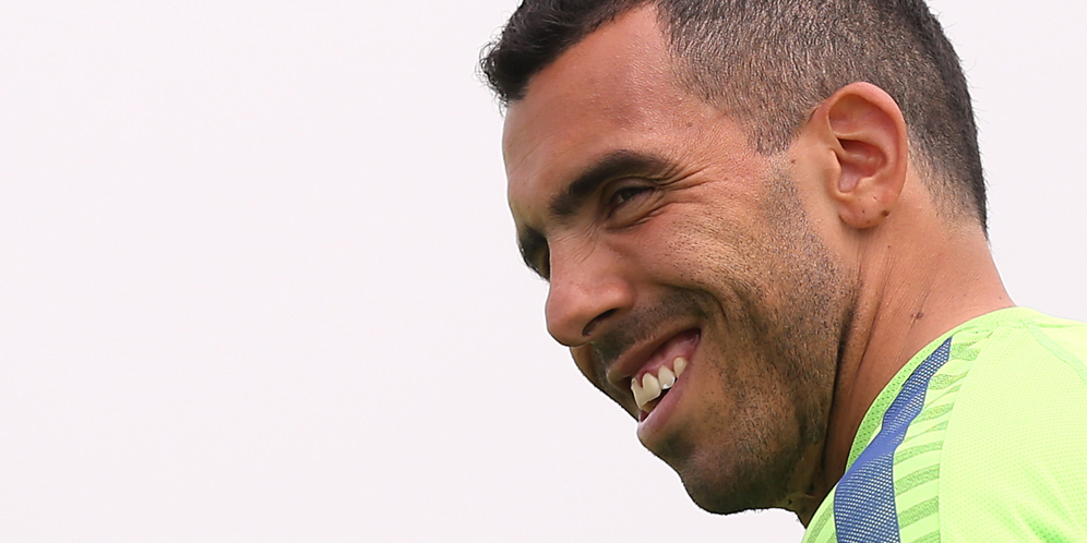 Tribut Untuk Fans Dari Tevez Tribut Untuk Fans Dari Tevez