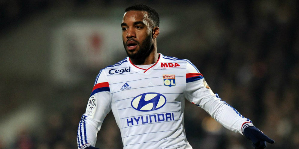 Lacazette Beri Kode Pindah ke Arsenal via Twitter Lacazette Beri Kode Pindah ke Arsenal via Twitter