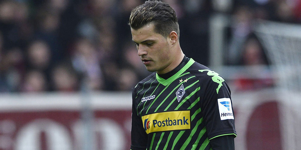 'Xhaka Granit Tak Akan Gantikan Schweinsteiger di Munchen' 'Xhaka Granit Tak Akan Gantikan Schweinsteiger di Munchen'