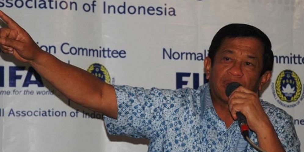 Agum Gumelar: 'Ini Persoalan Menpora Dengan FIFA' Agum Gumelar: 'Ini Persoalan Menpora Dengan FIFA'
