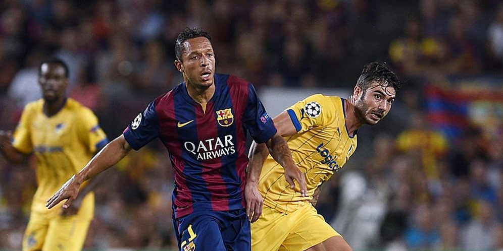 Barcelona: Tak Ada Tawaran Untuk Adriano Barcelona: Tak Ada Tawaran Untuk Adriano