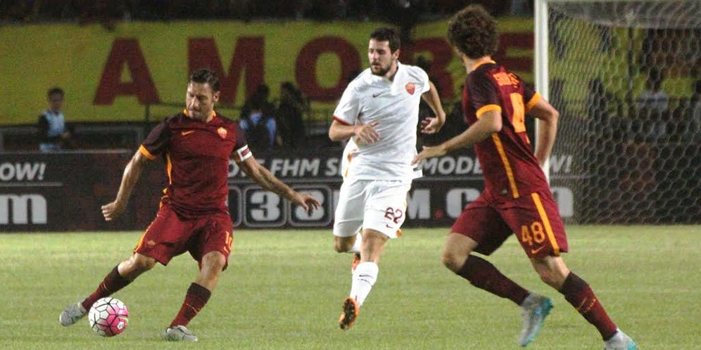 Roma Jupe Menyerah di Tangan Roma Julie Roma Jupe Menyerah di Tangan Roma Julie