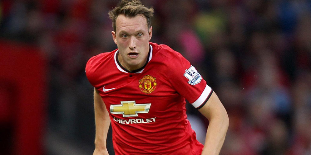Phil Jones Sanjung Pemain Baru MU Phil Jones Sanjung Pemain Baru MU