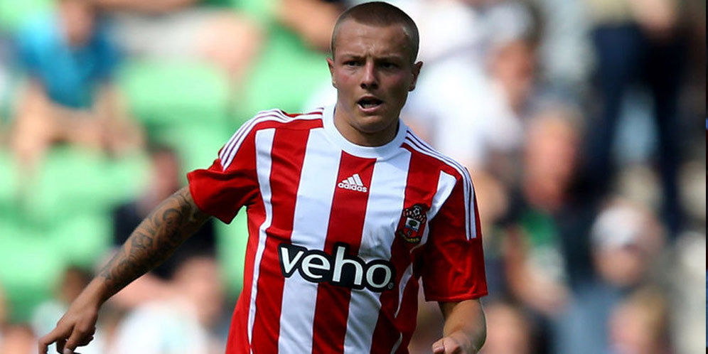 Jordy Clasie Akan Tetap Tolak MU Demi Southampton Jordy Clasie Akan Tetap Tolak MU Demi Southampton