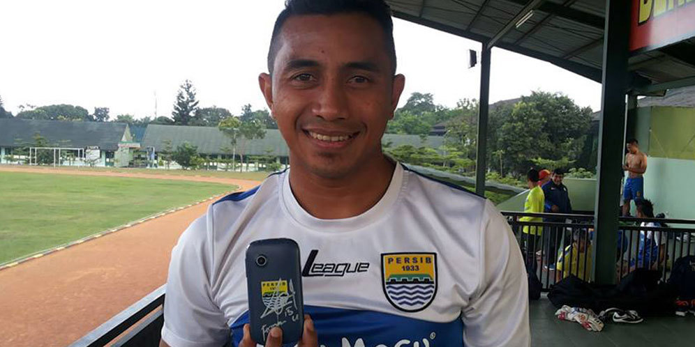 Firman Utina Ajak Pelaku Sepak Bola Demo di Kantor Kemenpora Firman Utina Ajak Pelaku Sepak Bola Demo di Kantor Kemenpora