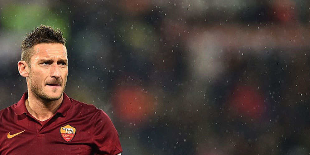Curi Nomor Legendaris Totti, Pemain Baru Dihujat Romanisti Curi Nomor Legendaris Totti, Pemain Baru Dihujat Romanisti