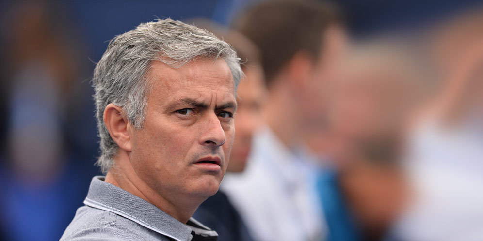 Geger Dokter Eva, Abramovich Semprot Mourinho Geger Dokter Eva, Abramovich Semprot Mourinho
