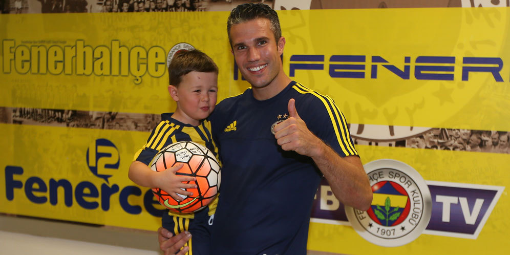 Menangis Van Persie Dijual MU, Bocah Ini Ketiban Rezeki Nomplok Menangis Van Persie Dijual MU, Bocah Ini Ketiban Rezeki Nomplok