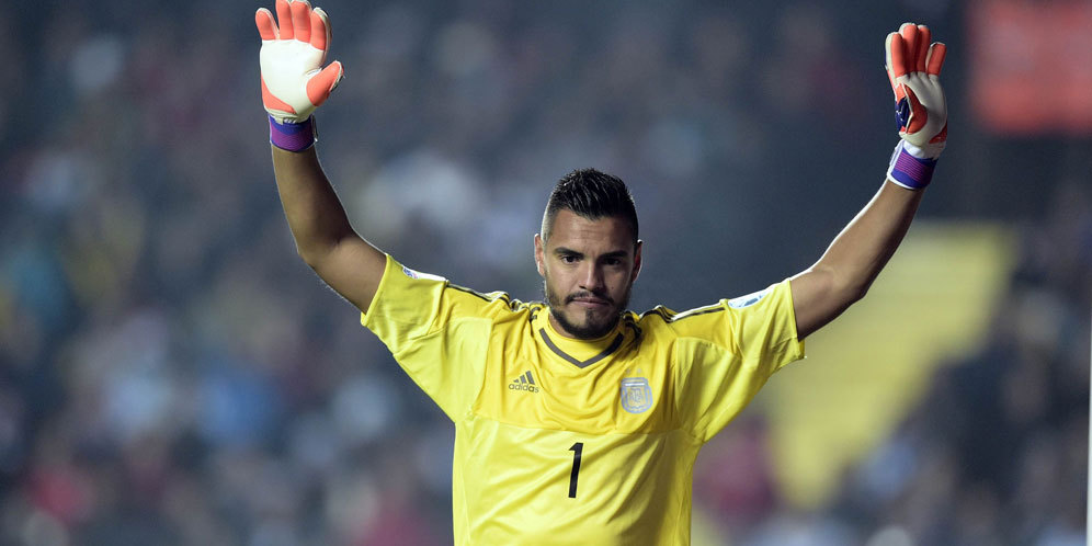 Kiper MU Bantah Skandal Seks Istrinya dengan Aguero 