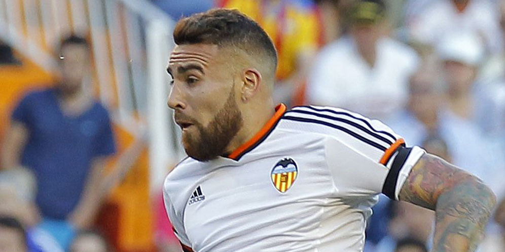 Pelatih Valencia Enggan Bahas Otamendi Pelatih Valencia Enggan Bahas Otamendi