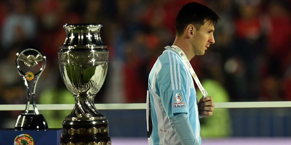Rojo: Tiap Bela Argentina, Messi Menderita Rojo: Tiap Bela Argentina, Messi Menderita