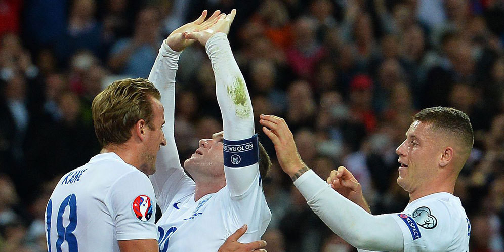 Smalling: Rekor Gol Rooney Akan Sulit Dikalahkan Smalling: Rekor Gol Rooney Akan Sulit Dikalahkan