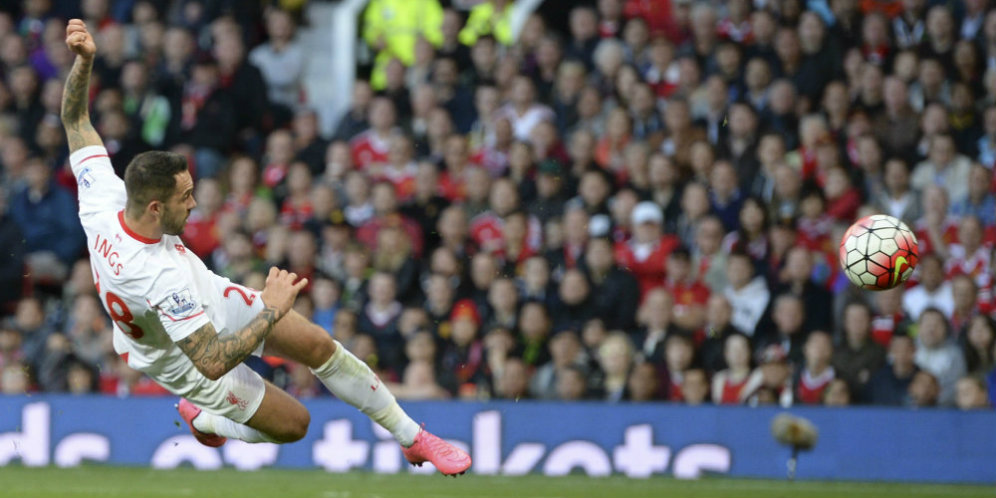 Mainkan Ings di Sayap, Carragher Kecam Rodgers Mainkan Ings di Sayap, Carragher Kecam Rodgers