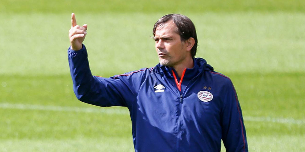 Cocu: PSV Pantang Takut MU Cocu: PSV Pantang Takut MU