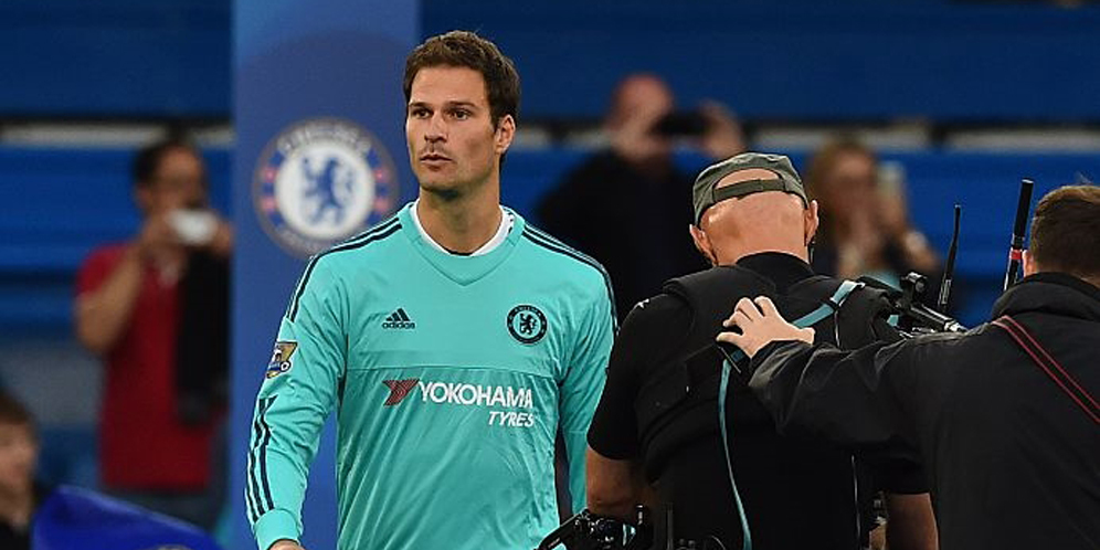 Begovic: Mourinho Pelatih Terbaik di Dunia